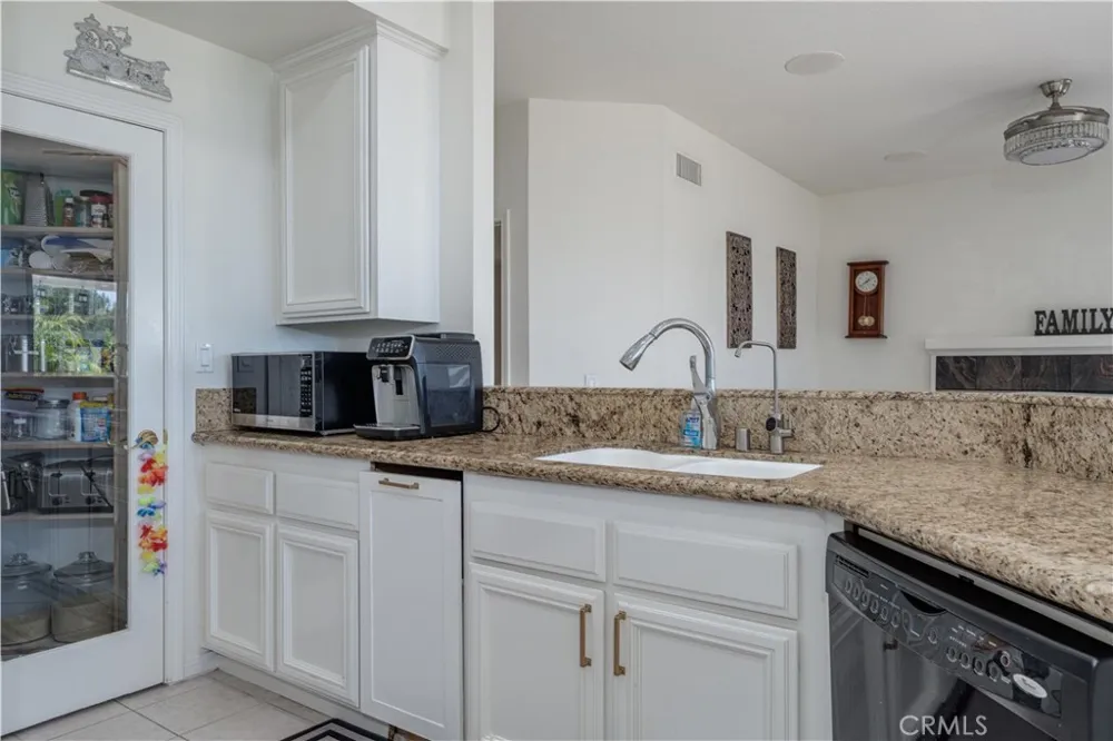 1011 S Mountcrest Court Anaheim, CA 92808