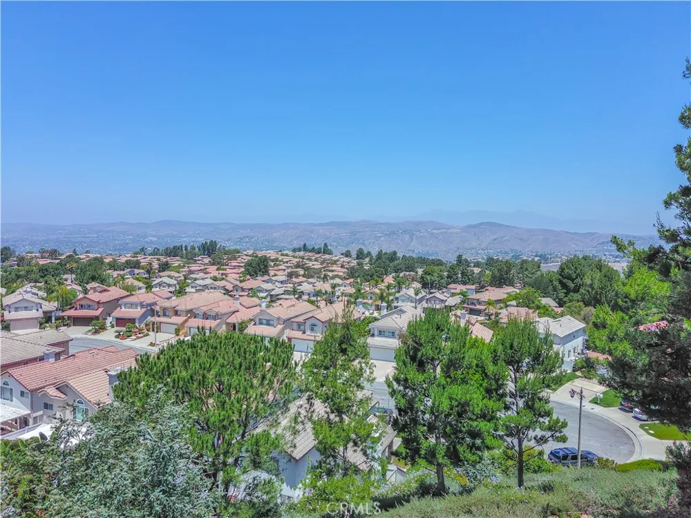 1011 S Mountcrest Court Anaheim, CA 92808