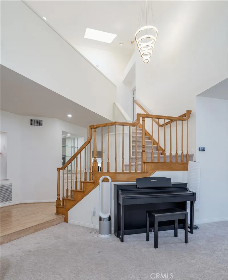 1011 S Mountcrest Court Anaheim, CA 92808