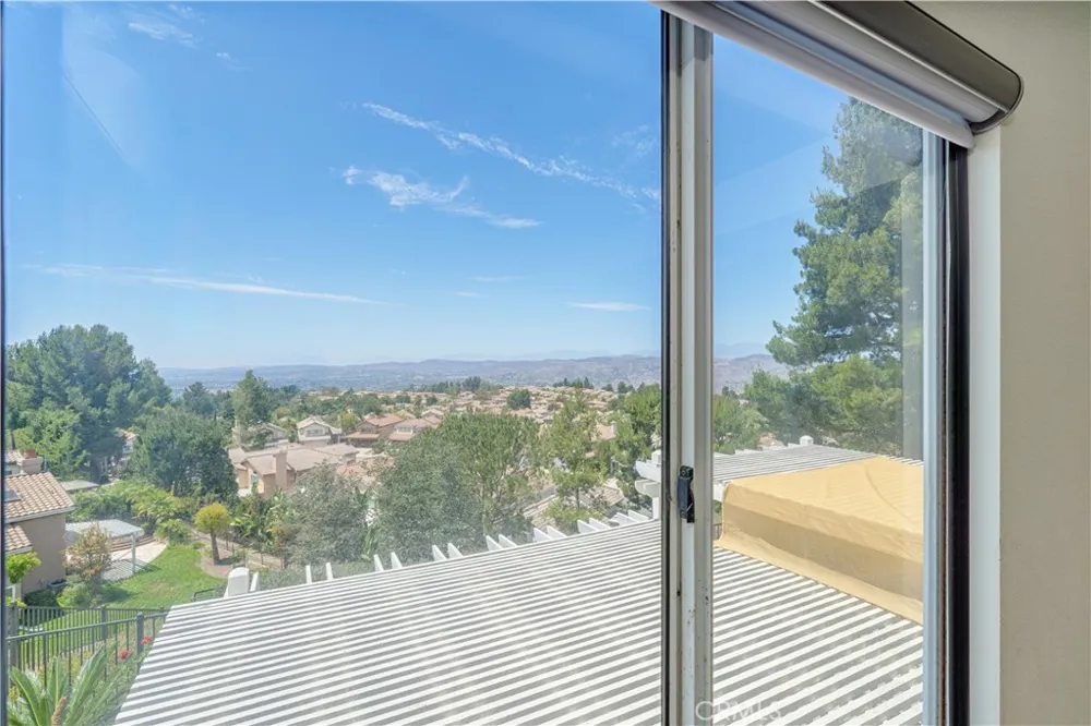 1011 S Mountcrest Court Anaheim, CA 92808