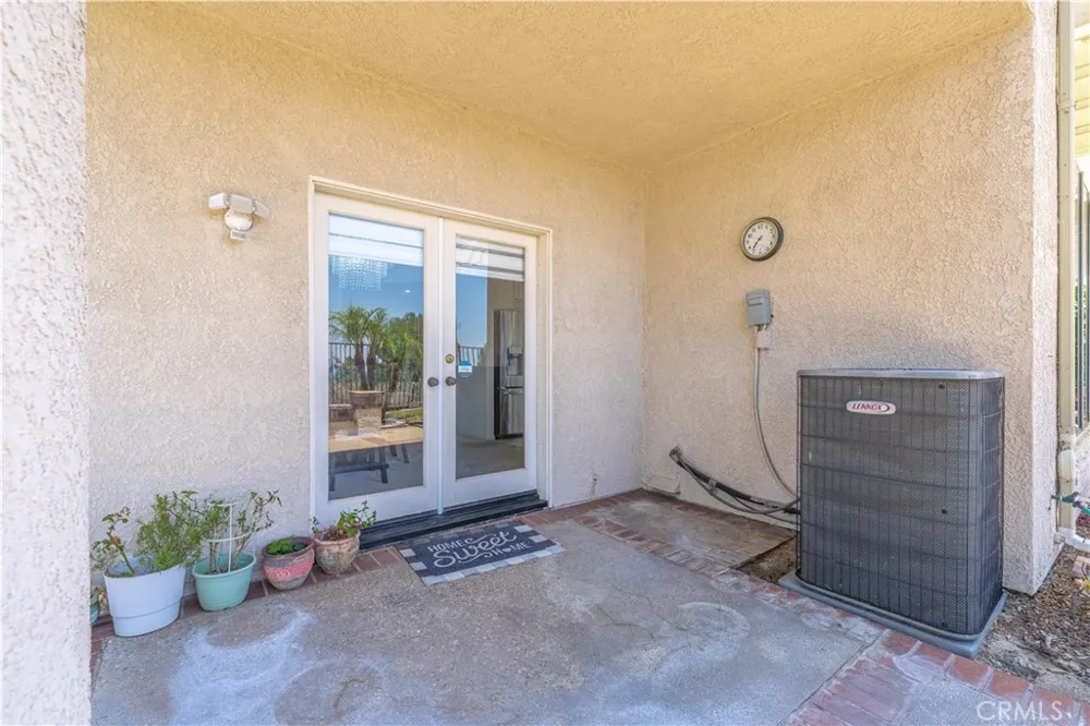 1011 S Mountcrest Court Anaheim, CA 92808