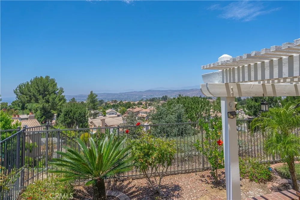1011 S Mountcrest Court Anaheim, CA 92808