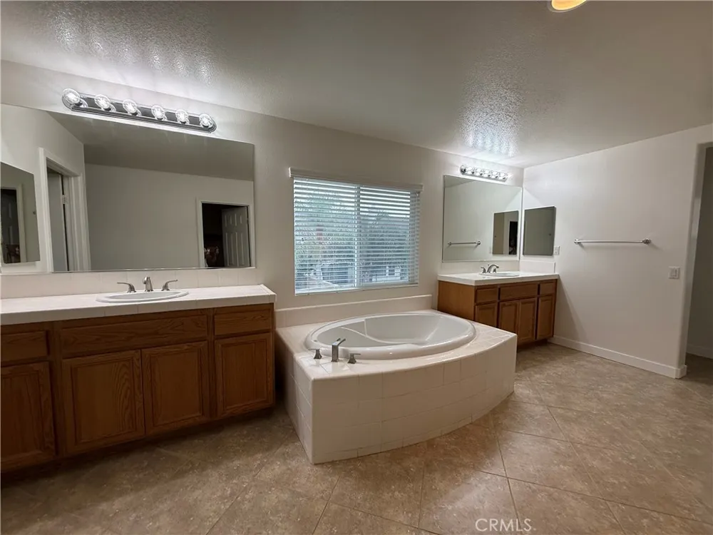 7880 Withers Way Eastvale, CA 92880