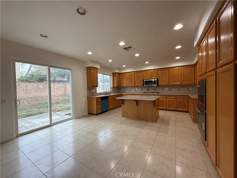 7880 Withers Way Eastvale, CA 92880