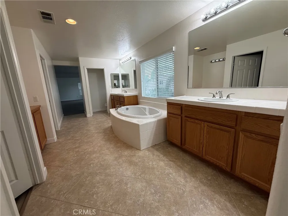 7880 Withers Way Eastvale, CA 92880