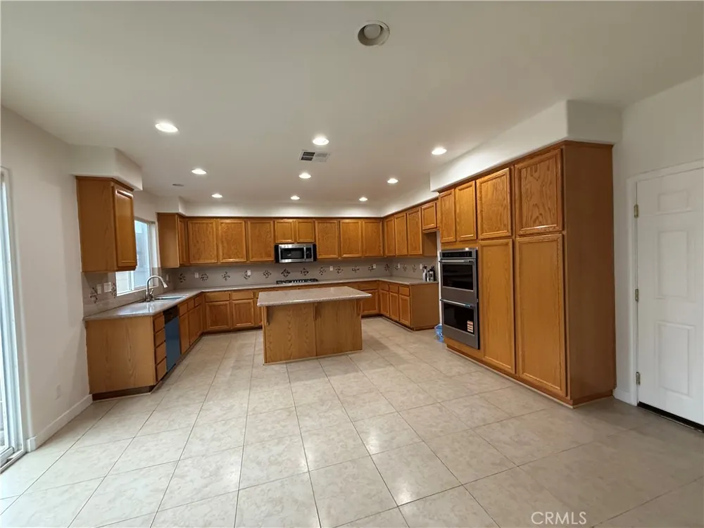 7880 Withers Way Eastvale, CA 92880