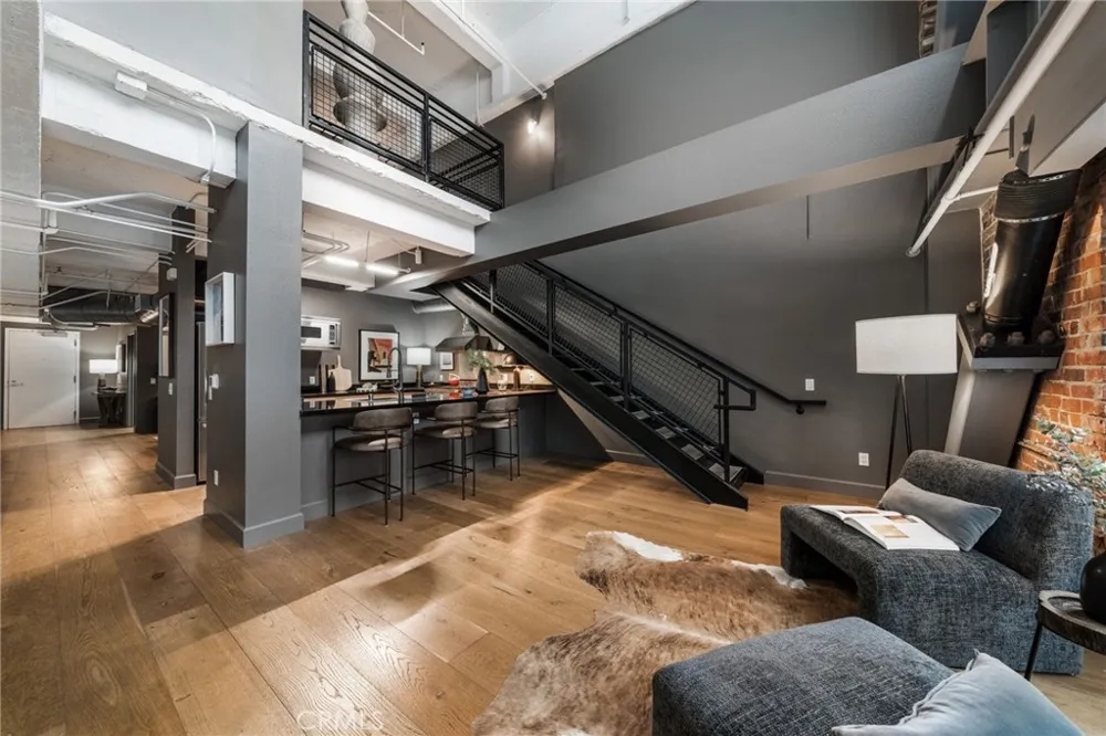 835 Locust Avenue #211 Long Beach, CA 90813
