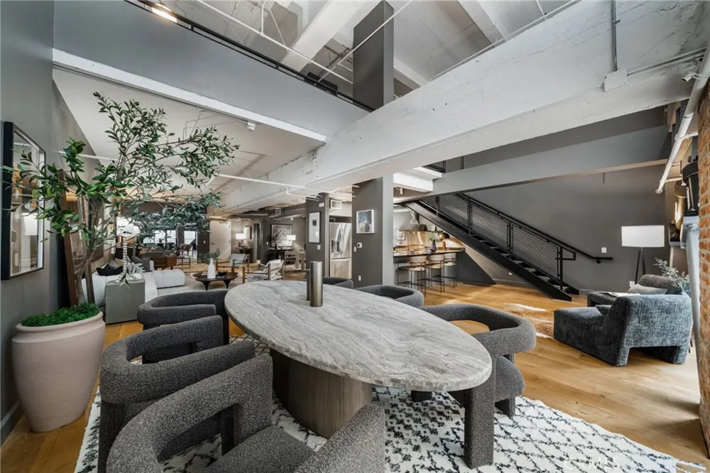 835 Locust Avenue #211 Long Beach, CA 90813
