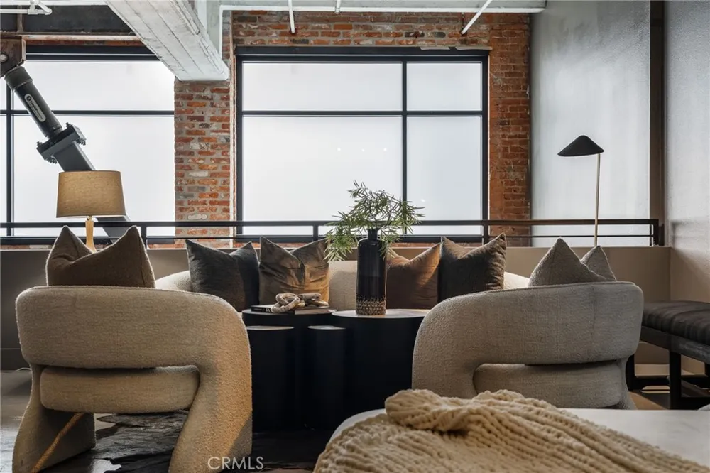 835 Locust Avenue #211 Long Beach, CA 90813