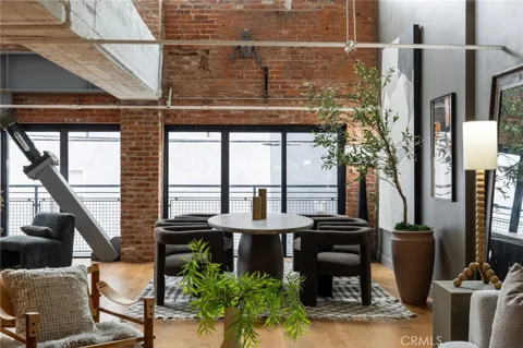 835 Locust Avenue #211