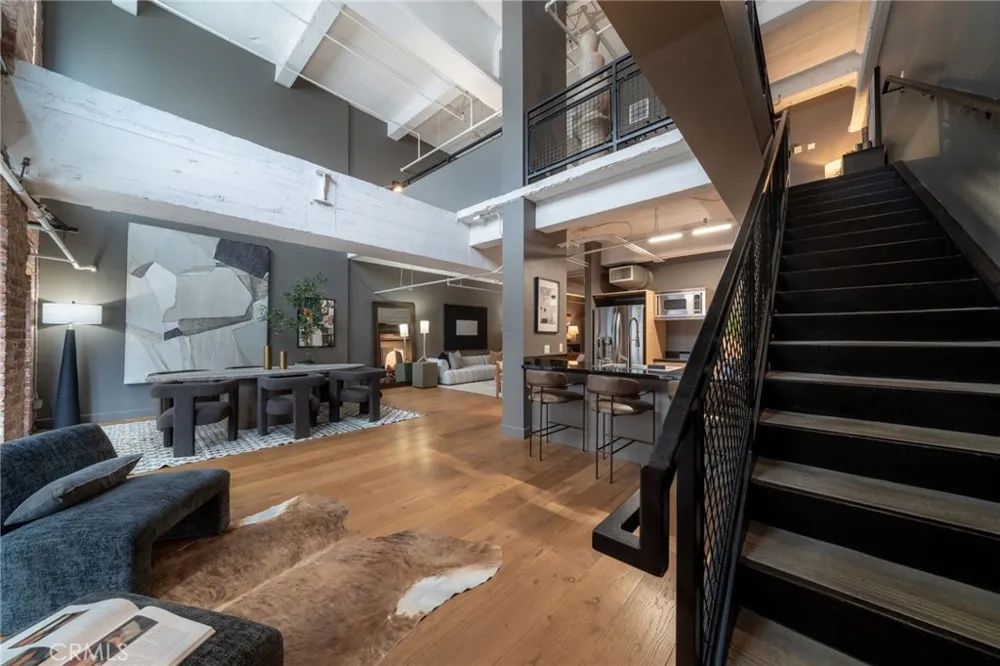 835 Locust Avenue #211 Long Beach, CA 90813