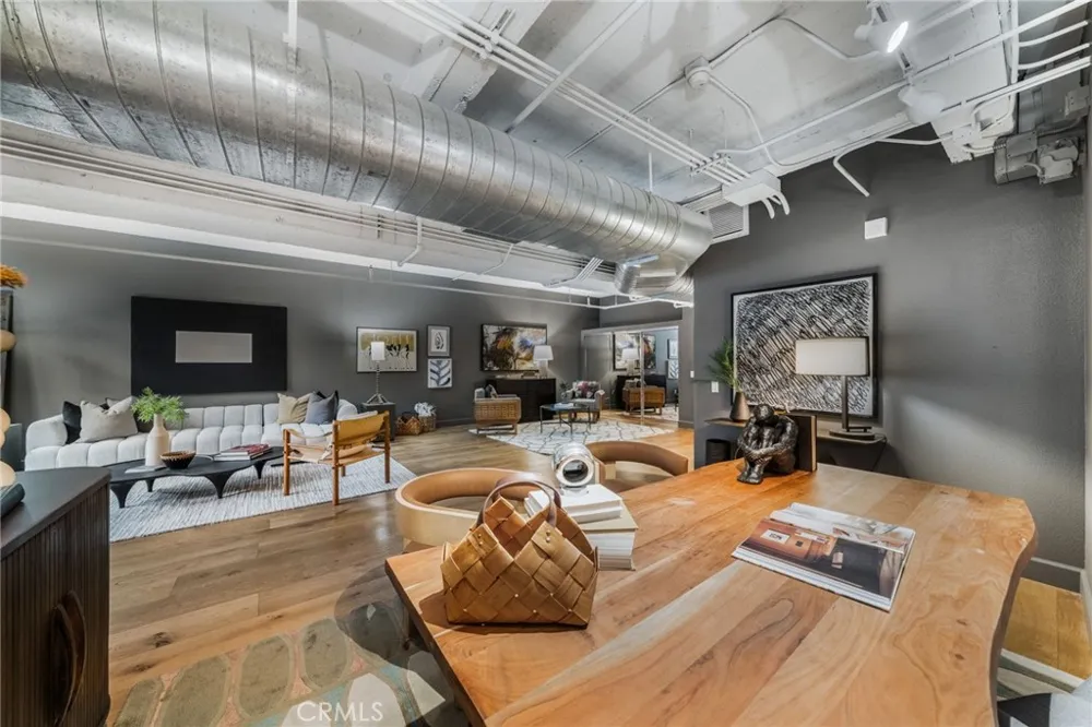 835 Locust Avenue #211 Long Beach, CA 90813