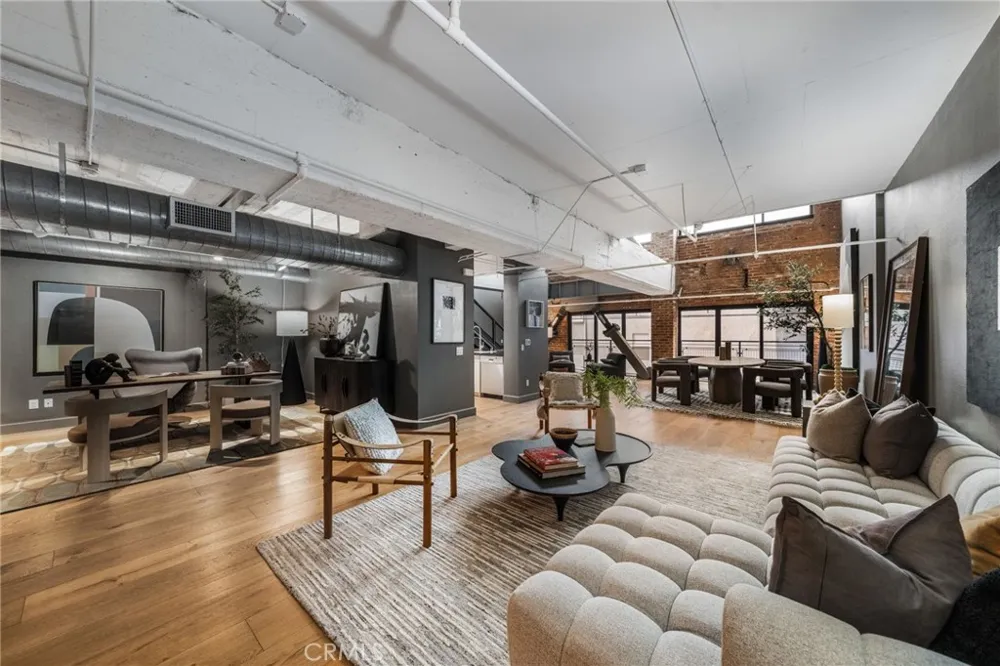835 Locust Avenue #211 Long Beach, CA 90813