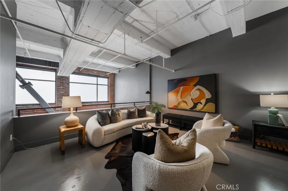 835 Locust Avenue #211 Long Beach, CA 90813