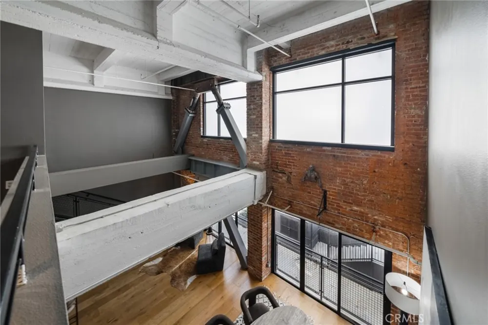 835 Locust Avenue #211 Long Beach, CA 90813