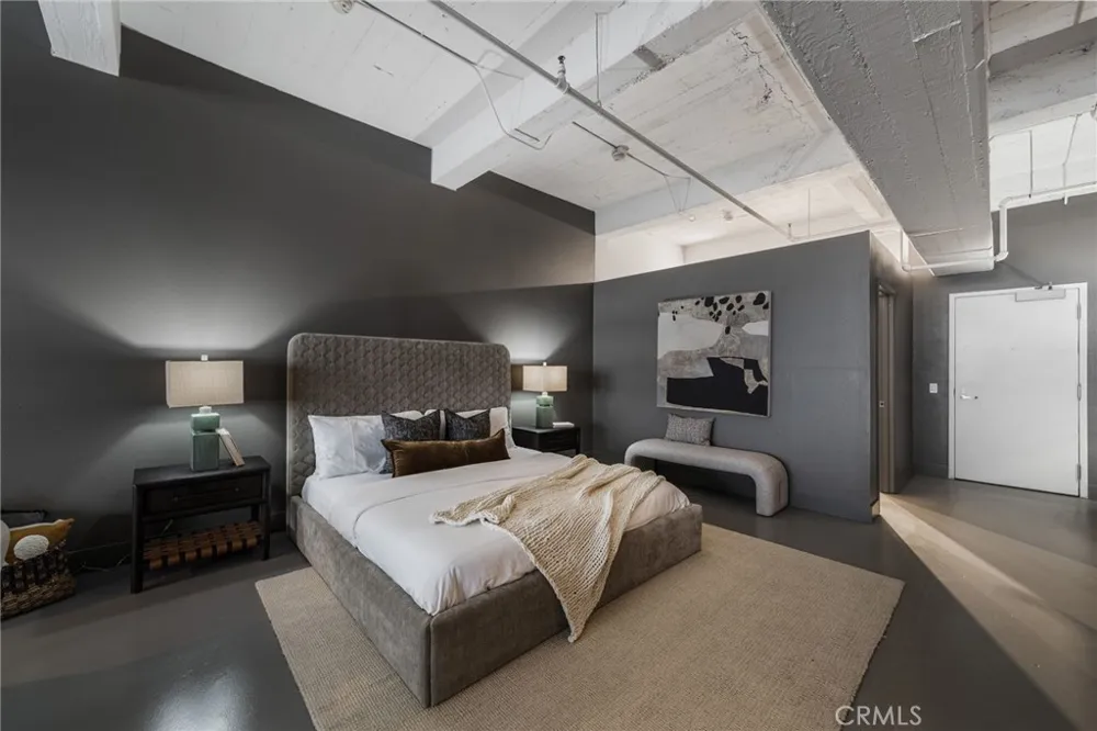 835 Locust Avenue #211 Long Beach, CA 90813