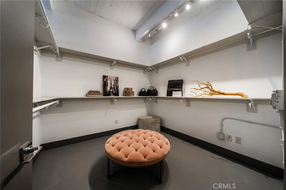 835 Locust Avenue #211 Long Beach, CA 90813