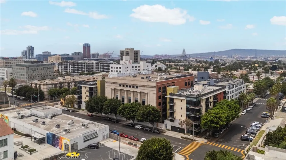 835 Locust Avenue #211 Long Beach, CA 90813