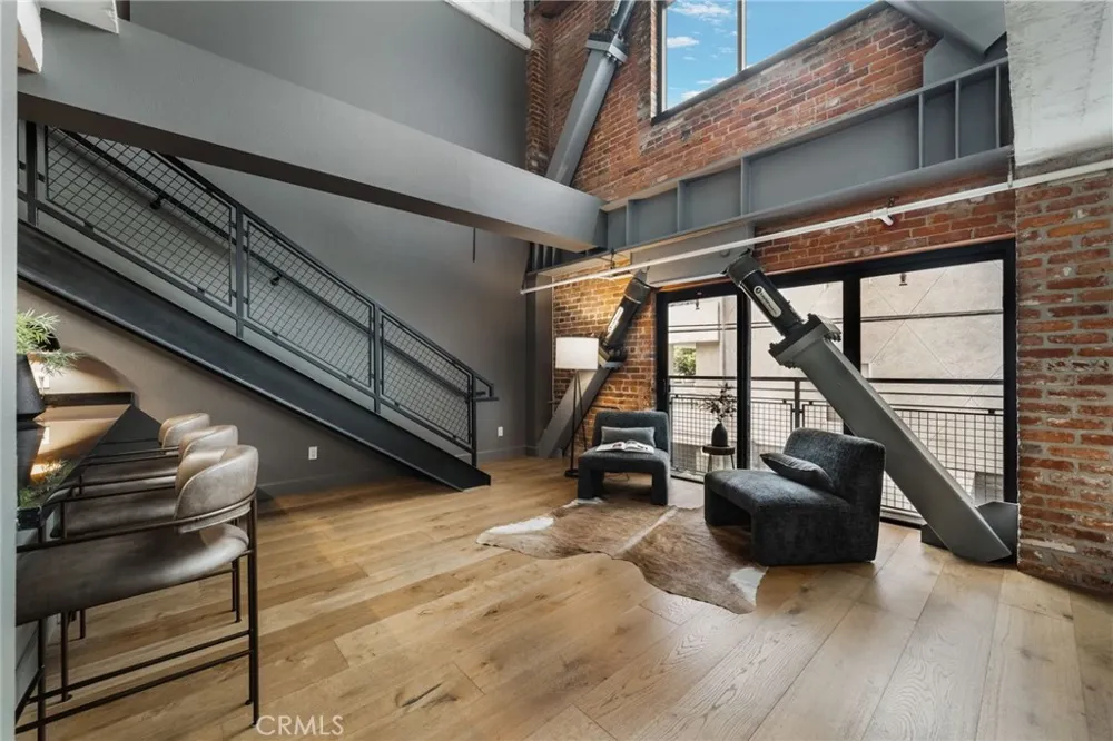 835 Locust Avenue #211 Long Beach, CA 90813