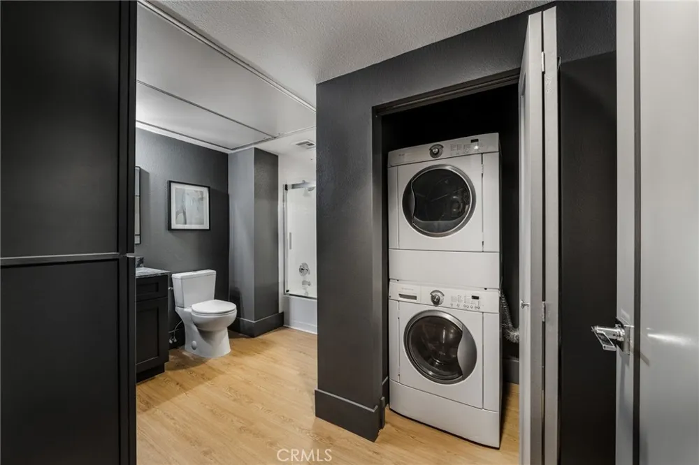 835 Locust Avenue #211 Long Beach, CA 90813