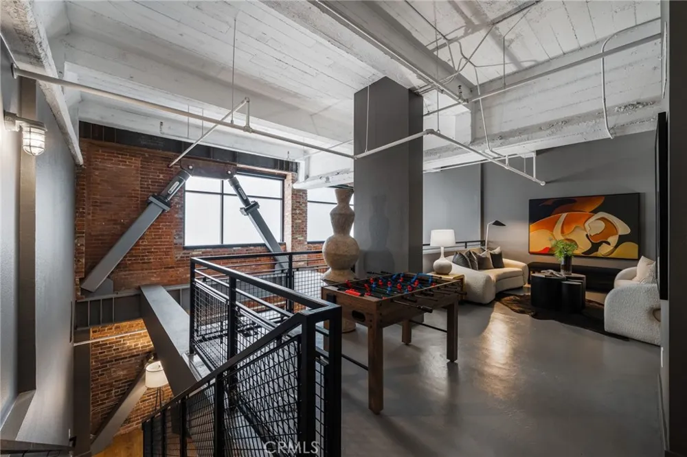 835 Locust Avenue #211 Long Beach, CA 90813