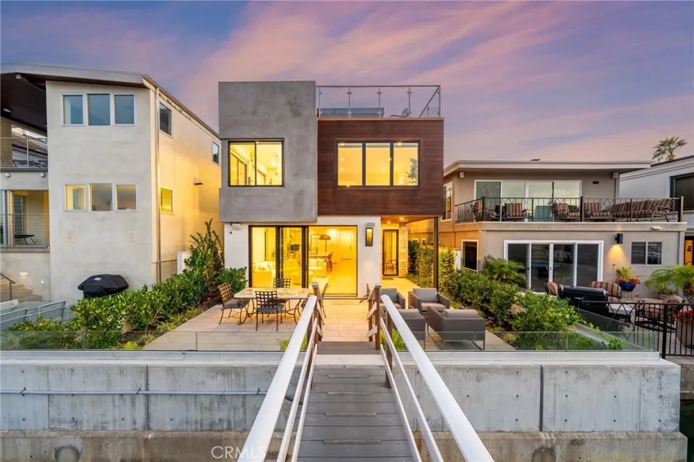 4014 Channel Place Newport Beach, CA 92663