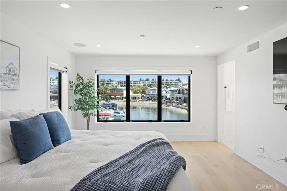 4014 Channel Place Newport Beach, CA 92663