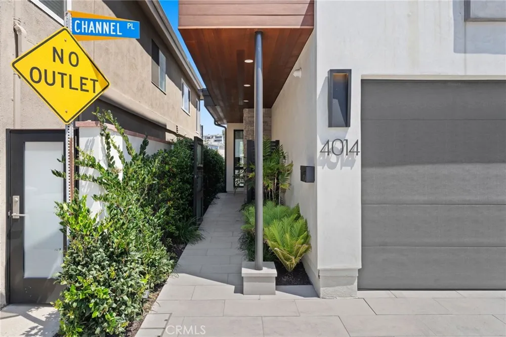4014 Channel Place Newport Beach, CA 92663
