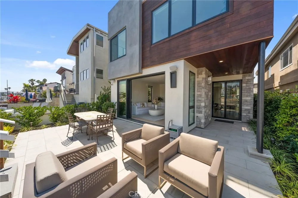 4014 Channel Place Newport Beach, CA 92663