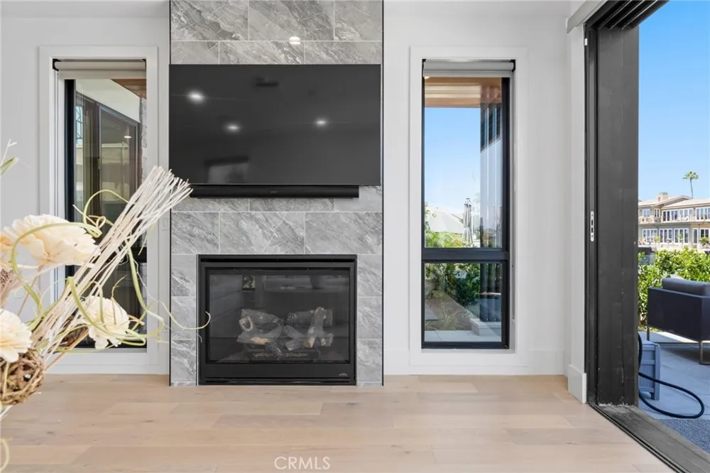 4014 Channel Place Newport Beach, CA 92663