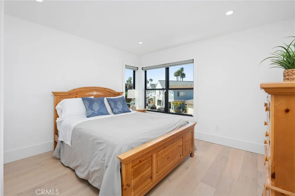 4014 Channel Place Newport Beach, CA 92663