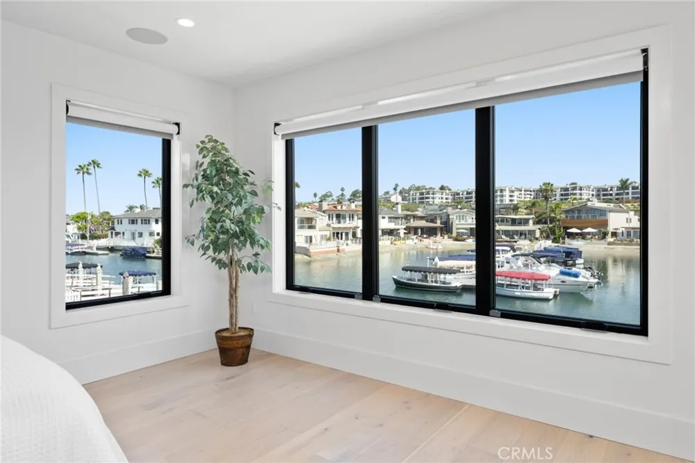 4014 Channel Place Newport Beach, CA 92663