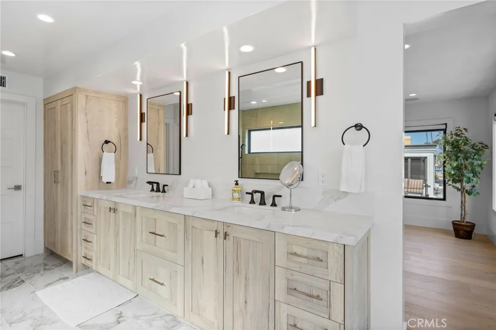 4014 Channel Place Newport Beach, CA 92663