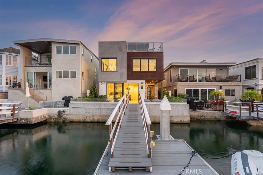 4014 Channel Place Newport Beach, CA 92663
