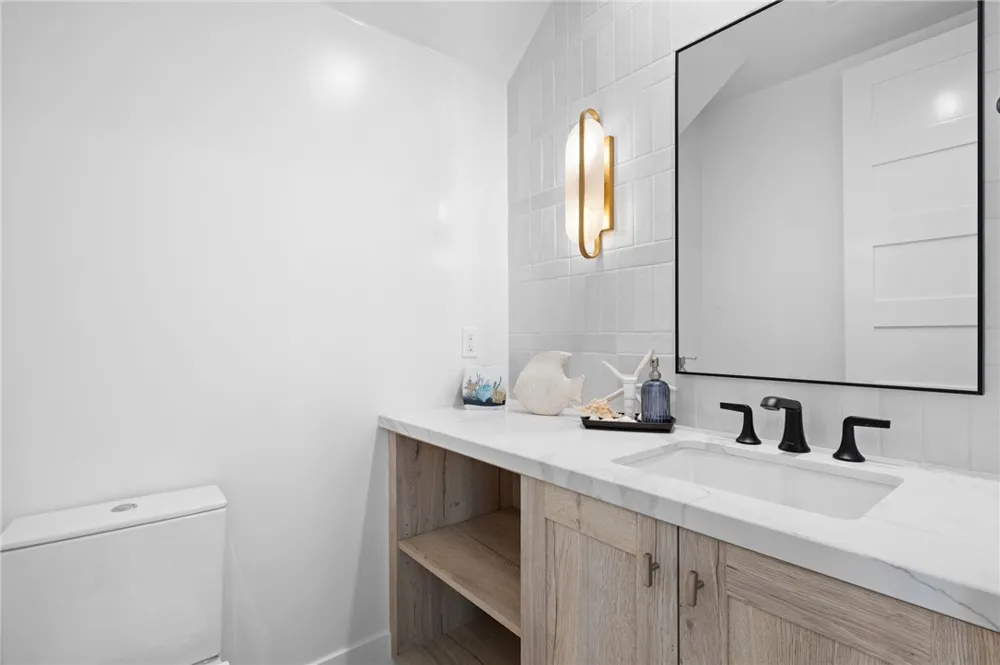 4014 Channel Place Newport Beach, CA 92663