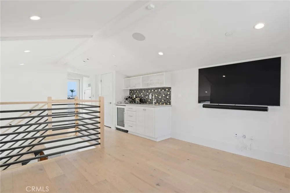 4014 Channel Place Newport Beach, CA 92663