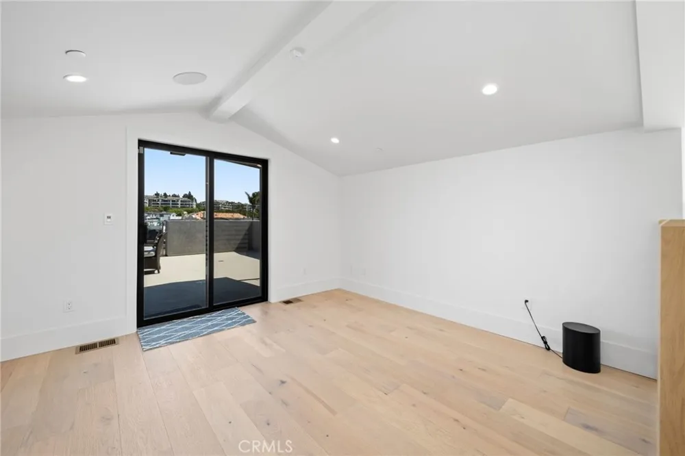 4014 Channel Place Newport Beach, CA 92663