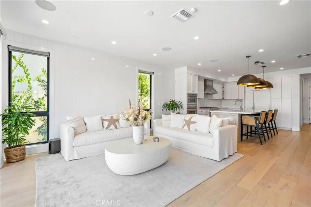 4014 Channel Place Newport Beach, CA 92663