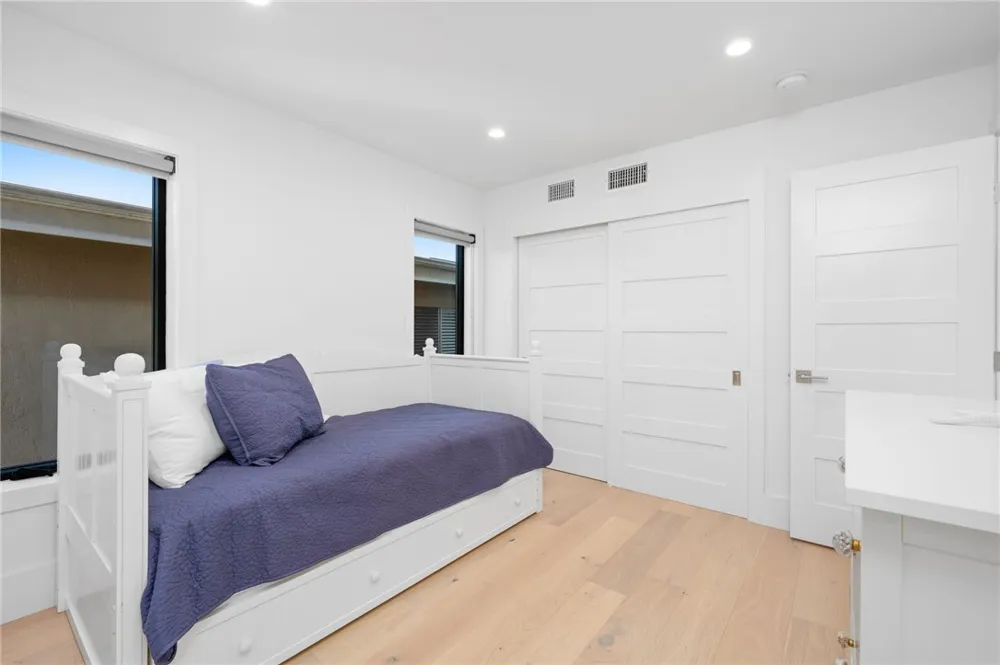 4014 Channel Place Newport Beach, CA 92663