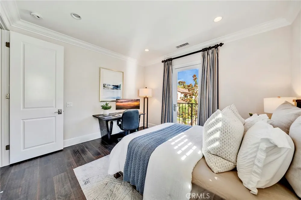 57 Cortland Irvine, CA 92620