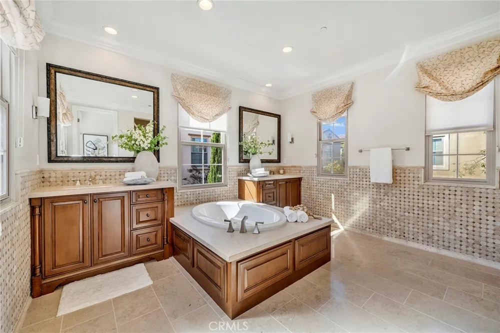 57 Cortland Irvine, CA 92620