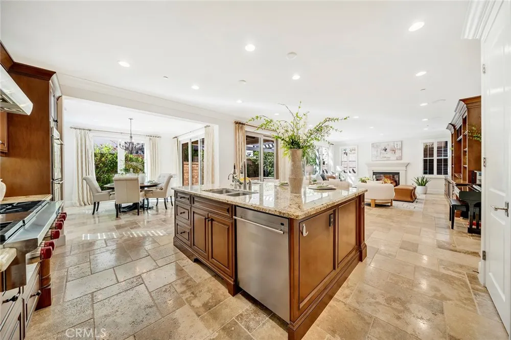 57 Cortland Irvine, CA 92620