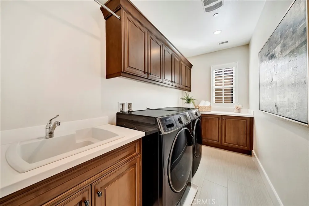 57 Cortland Irvine, CA 92620