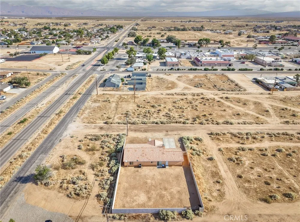 8012 Catalpa California City, CA 93505