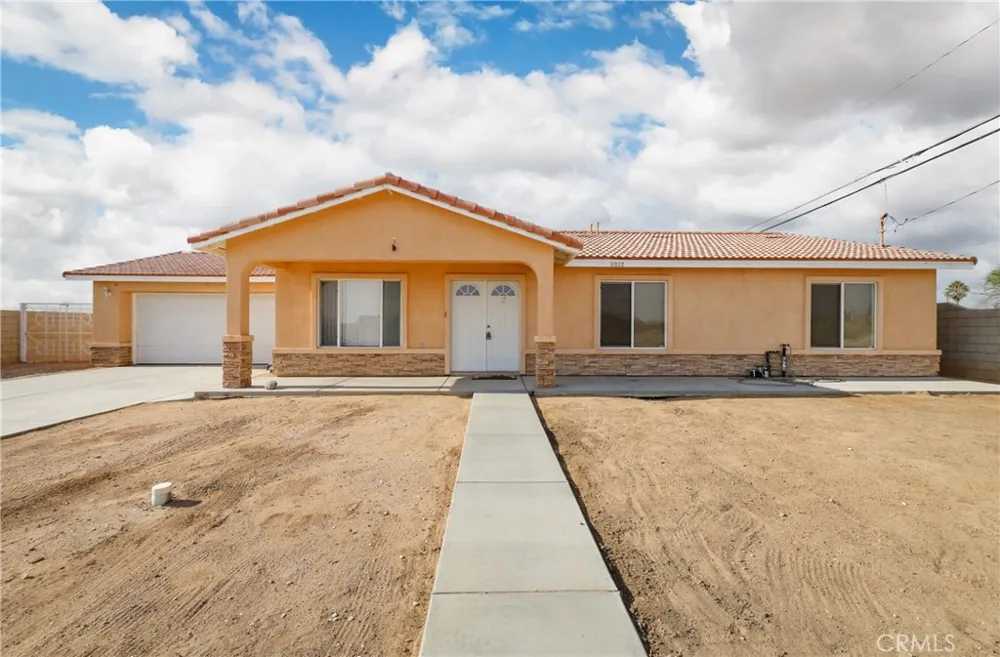 8012 Catalpa California City, CA 93505