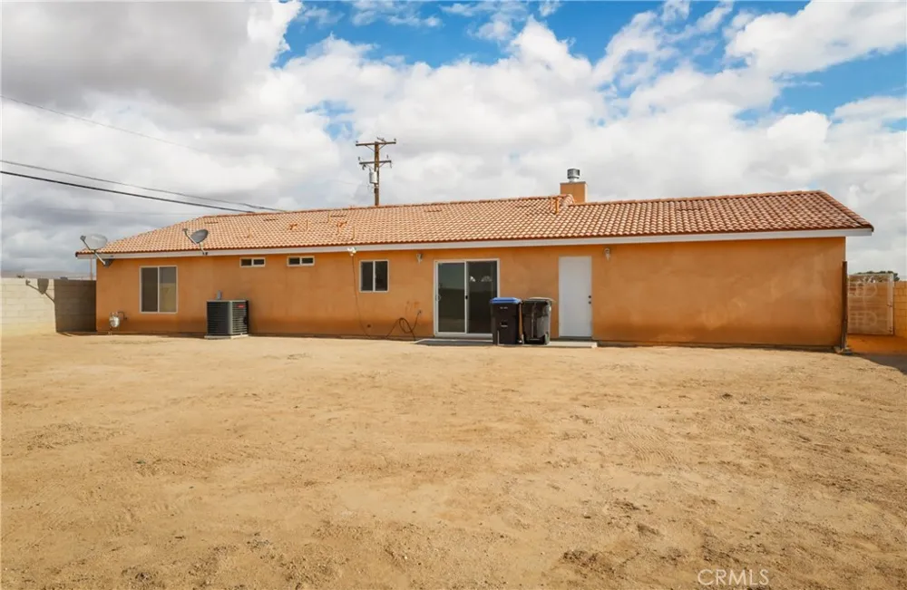 8012 Catalpa California City, CA 93505