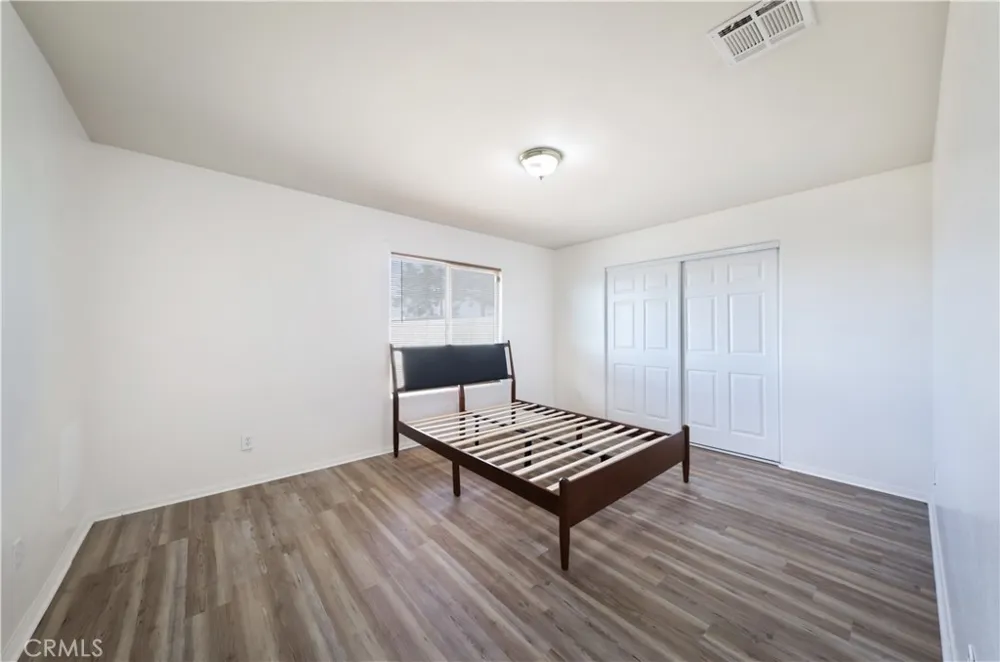 8012 Catalpa California City, CA 93505
