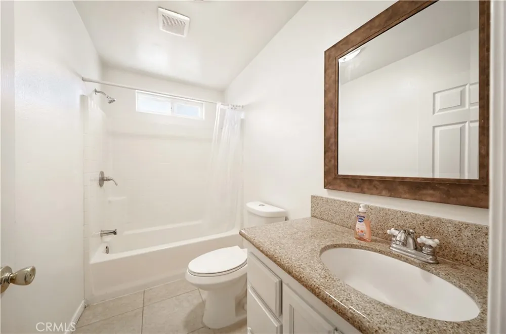 8012 Catalpa California City, CA 93505