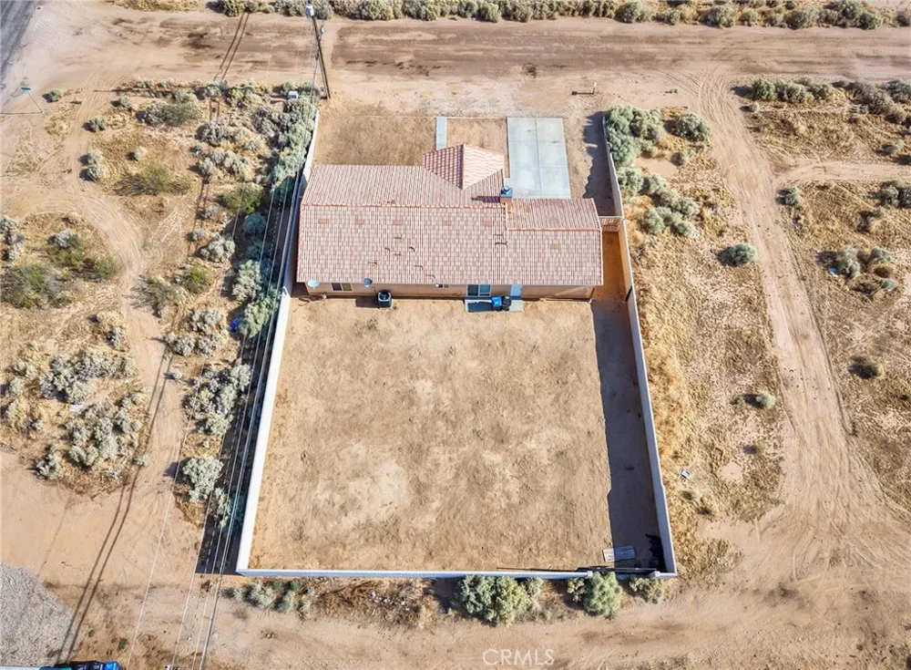 8012 Catalpa California City, CA 93505