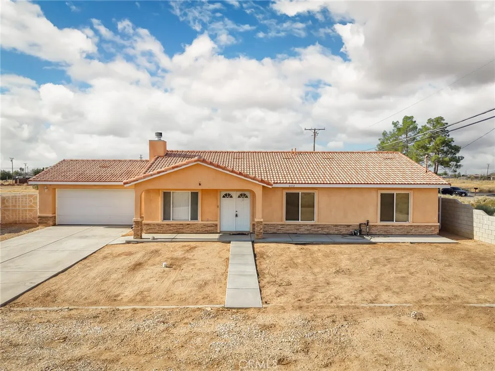 8012 Catalpa California City, CA 93505
